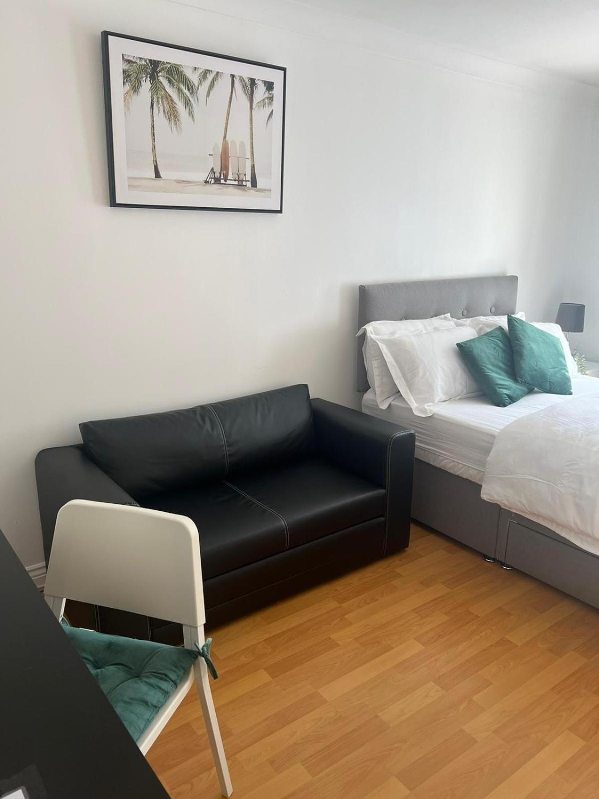 Luxury Rooms And An En-Suite Room With Free Wi-Fi Clarendon Way Κόλτσεστερ Εξωτερικό φωτογραφία
