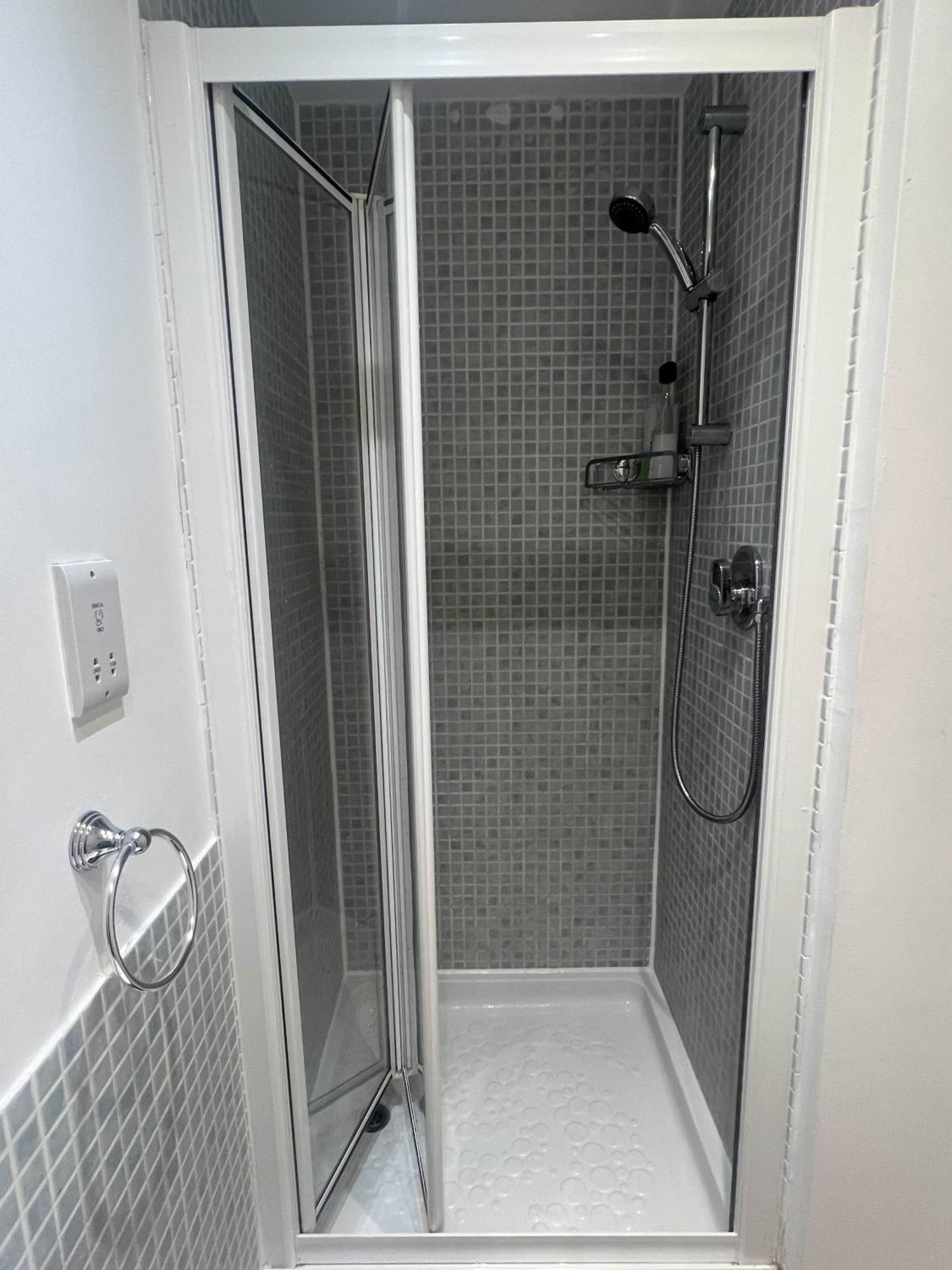 Luxury Rooms And An En-Suite Room With Free Wi-Fi Clarendon Way Κόλτσεστερ Εξωτερικό φωτογραφία