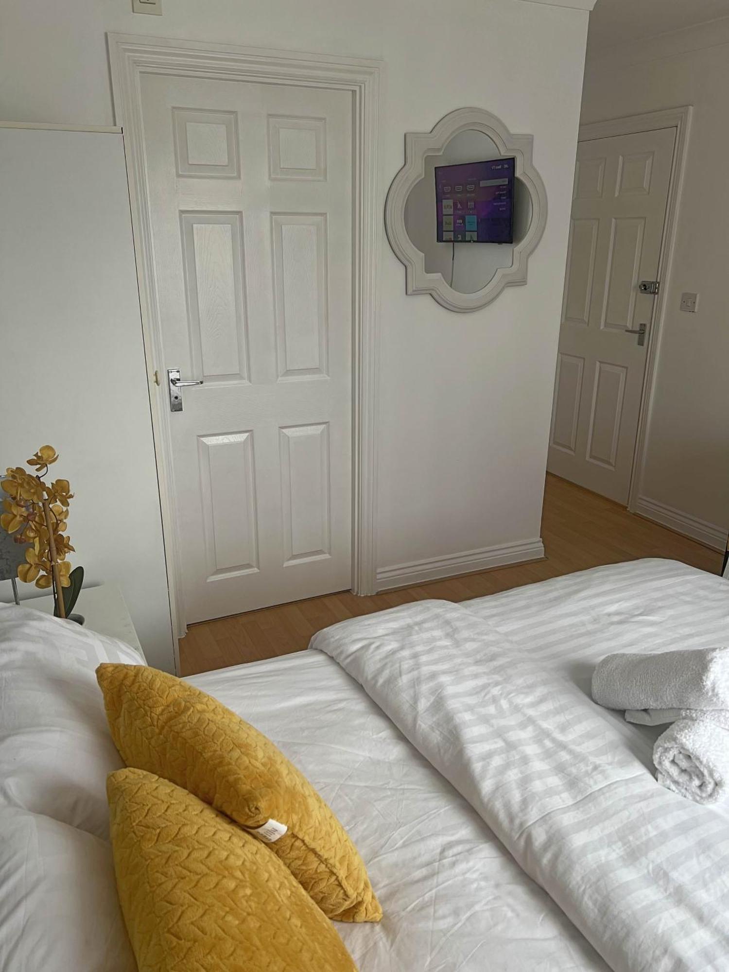 Luxury Rooms And An En-Suite Room With Free Wi-Fi Clarendon Way Κόλτσεστερ Εξωτερικό φωτογραφία