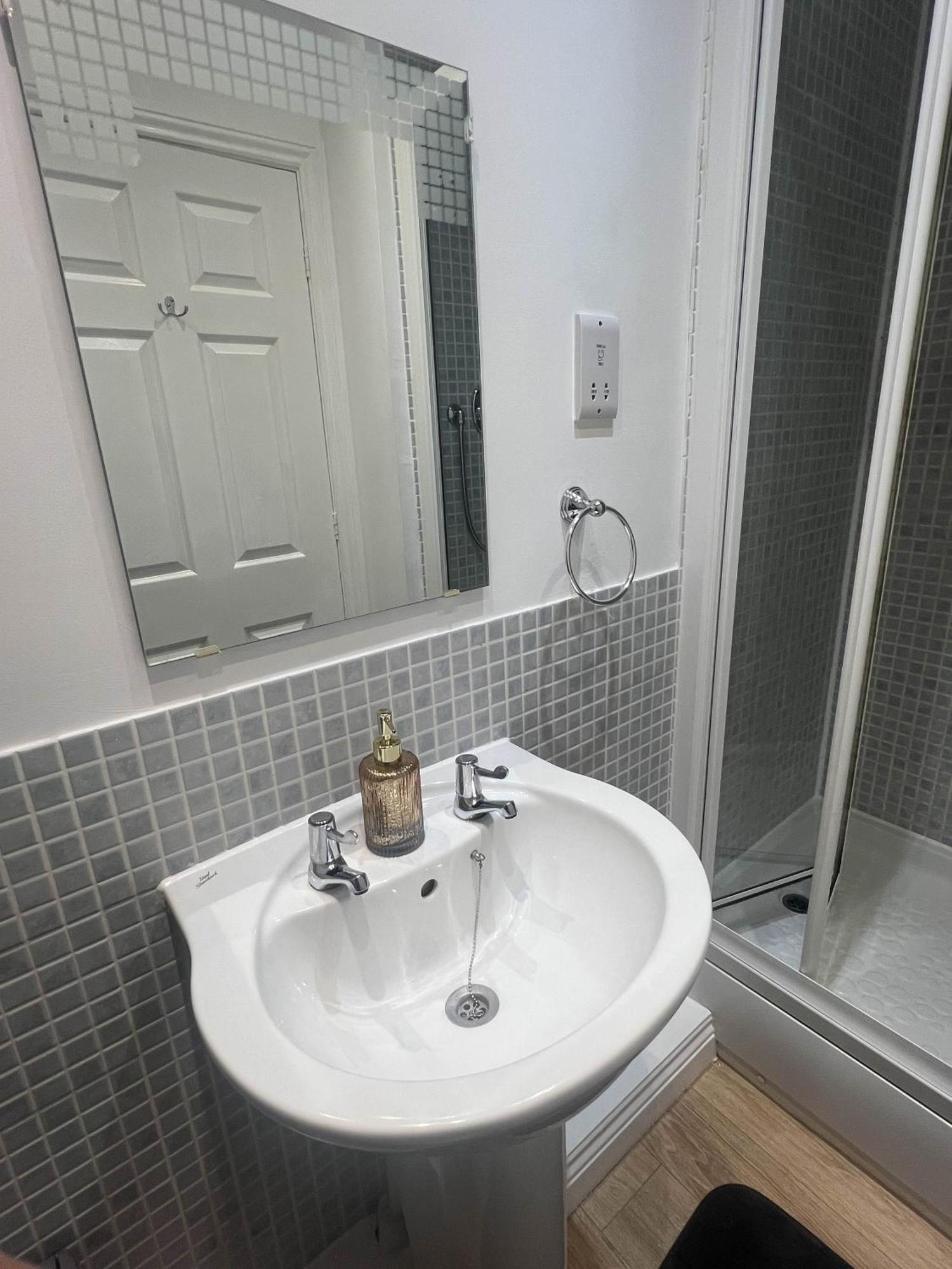 Luxury Rooms And An En-Suite Room With Free Wi-Fi Clarendon Way Κόλτσεστερ Εξωτερικό φωτογραφία